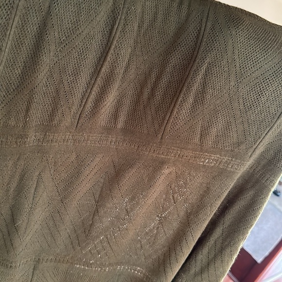 Charli London
Begonia Maxi size Medium - Picture 10 of 13